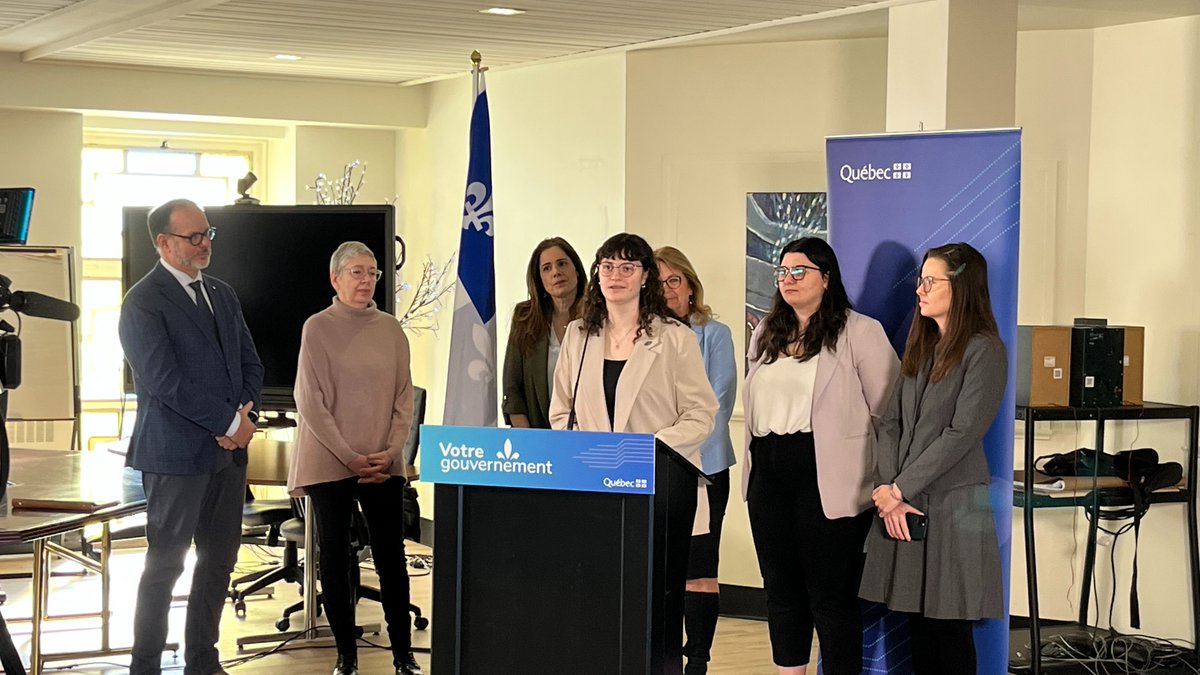 FECQ's tweet photo. La FECQ a participé avec la @FAECUM et l'@UnionEtudiante à la conférence de presse du ministère de la Famille annonçant un projet de haltes-garderies sur les campus collégiaux et universitaires en partenariat avec les associations étudiantes #polqc #eduqc #assnat https://t.co/YD4JiXRU4i