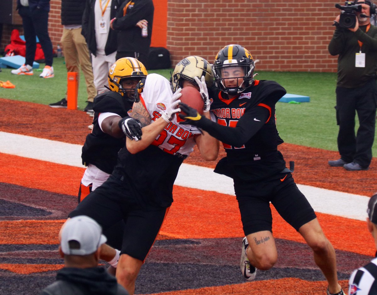 lukewinstel's tweet photo. 🚨 #Purdue’s @pdurham22 was voted the National team TE Practice Player-of-Week by his peers in the LB &amp; DB groups.

He caught multiple TDs in day 3️⃣ of @seniorbowl practice- and came down with THIS ball: https://t.co/E66PjeDq6Q