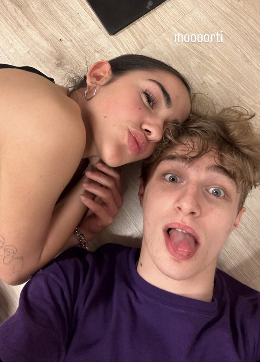 springreadss's tweet photo. ODDIO CUORE STO PIANGENDO PLS https://t.co/AAOiIlv1wb
