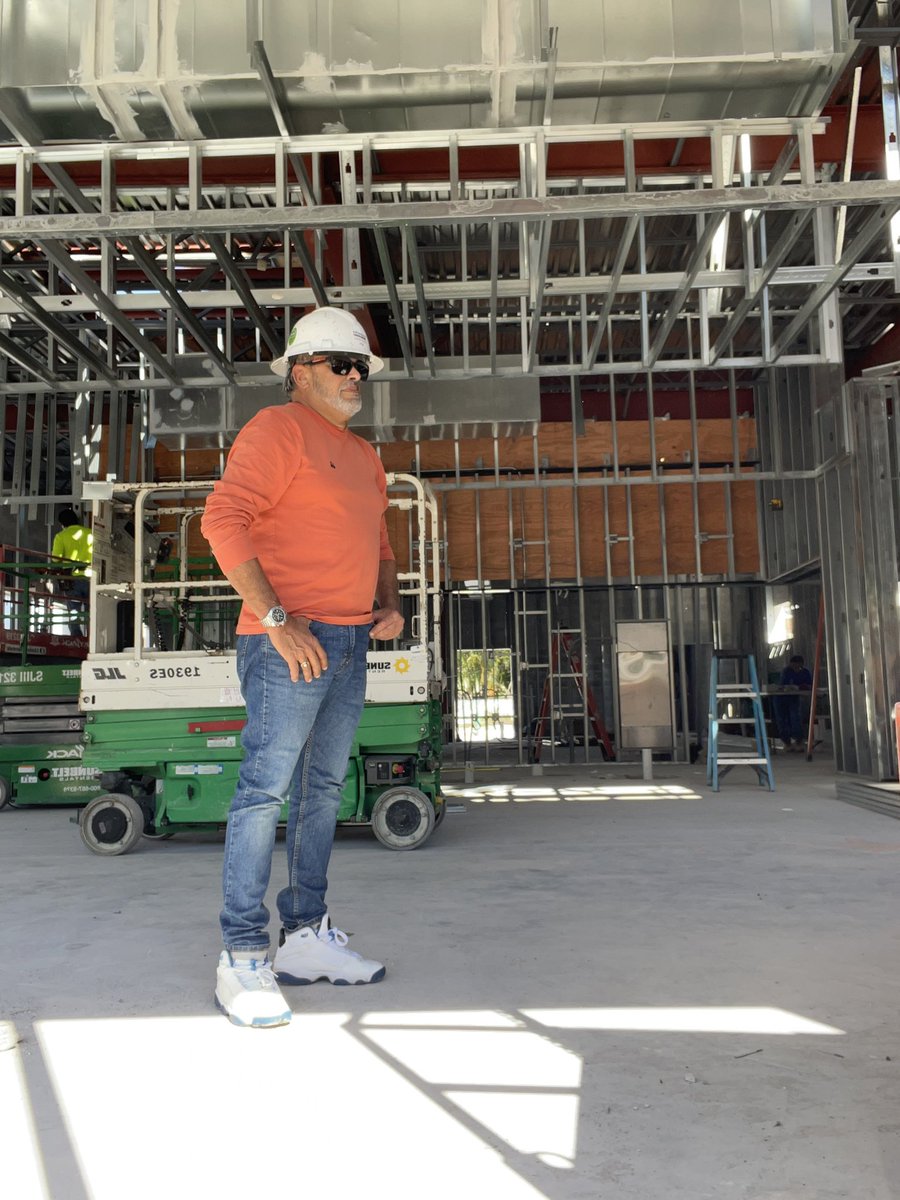 ralphglez56's tweet photo. Yesterday we began the final stage for the grand opening at the end of March of the new Chick-Fil-A in the city of Doral FL, brigades from the FPL (Florida Power &amp; Light) are running the electric power facilities at this time , Thanks to the collaboration of #FloridaStateTrooper https://t.co/uAkmGFyum7