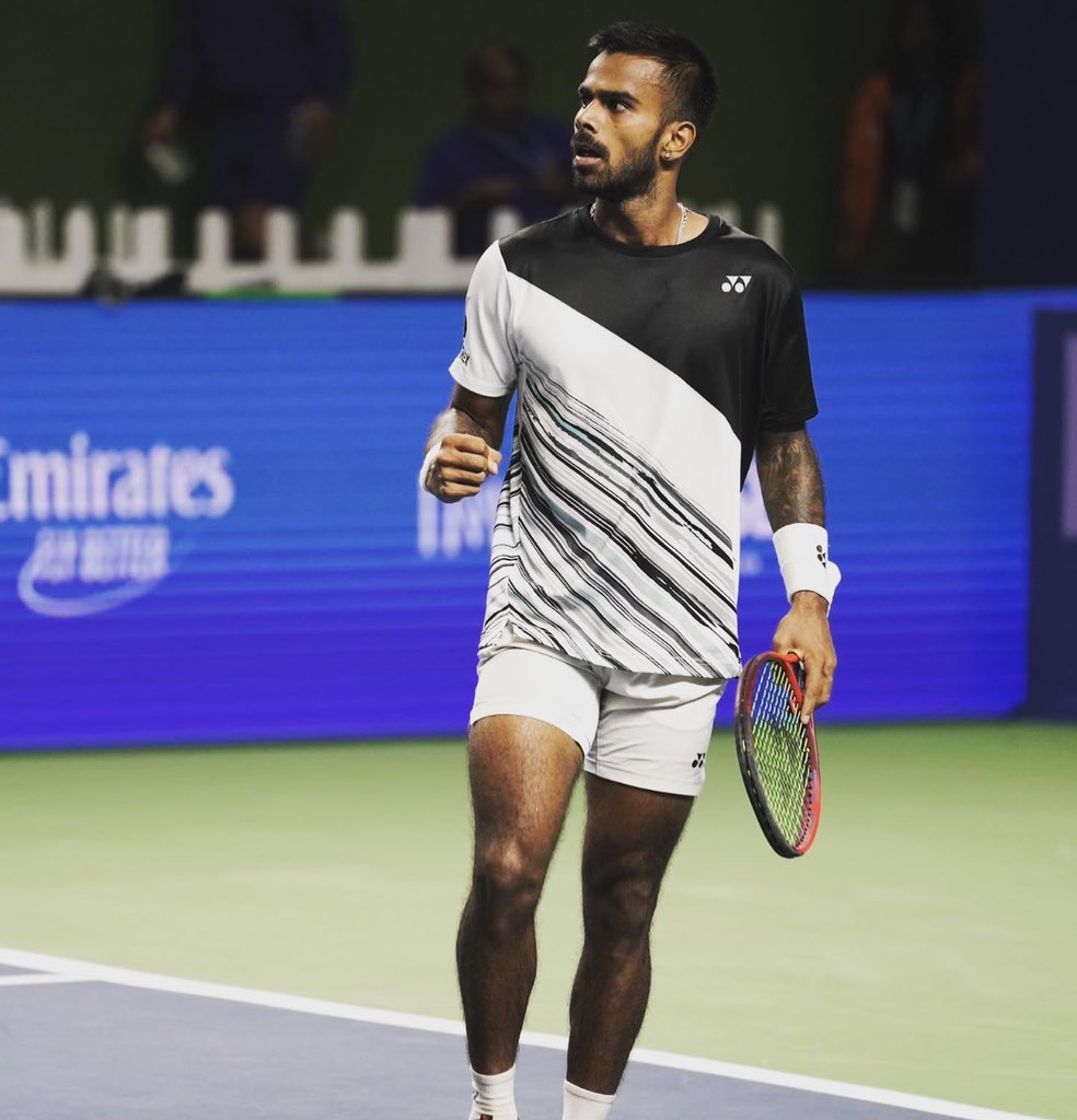 KhelNow's tweet photo. Sumit Nagal makes it 1๏ธโฃ-1๏ธโฃ for India ๐ฎ๐ณ against Denmark ๐ฉ๐ฐ.
He beat August Holmgren 4-6, 6-3, 6-4.
#DavisCup #DENvIND #Tennis https://t.co/oKgCy3178y