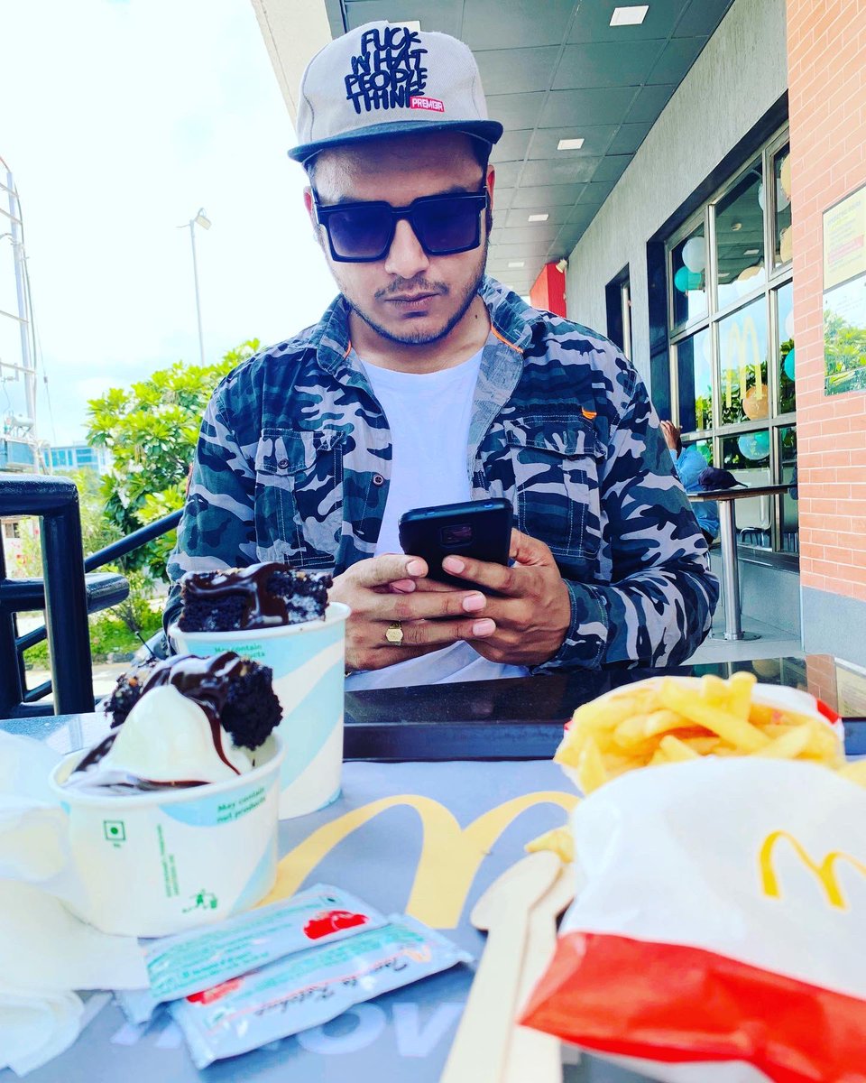 With #ronaldmacdonald 😎

#vadodara 
#mcdonalds 
#gujarat 
#food