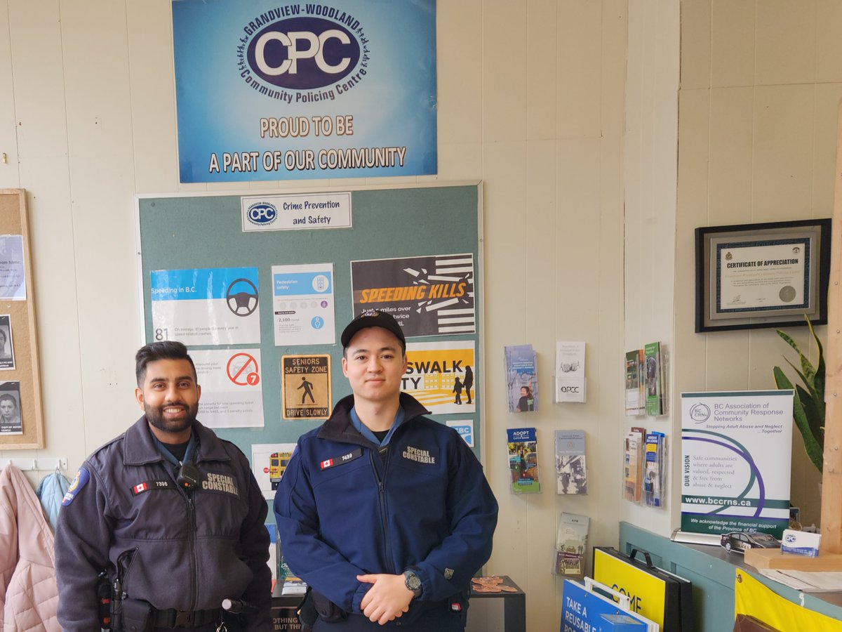 TheGWCPC's tweet photo. @VPDCommunity Look who dropped in the #gwcpc this morning to say hello and get some supplies.๐๐ #vpd #Commerciald #Vancommunitypolicing #grandviewwoodland #volunteer https://t.co/wTOcfEHd0h