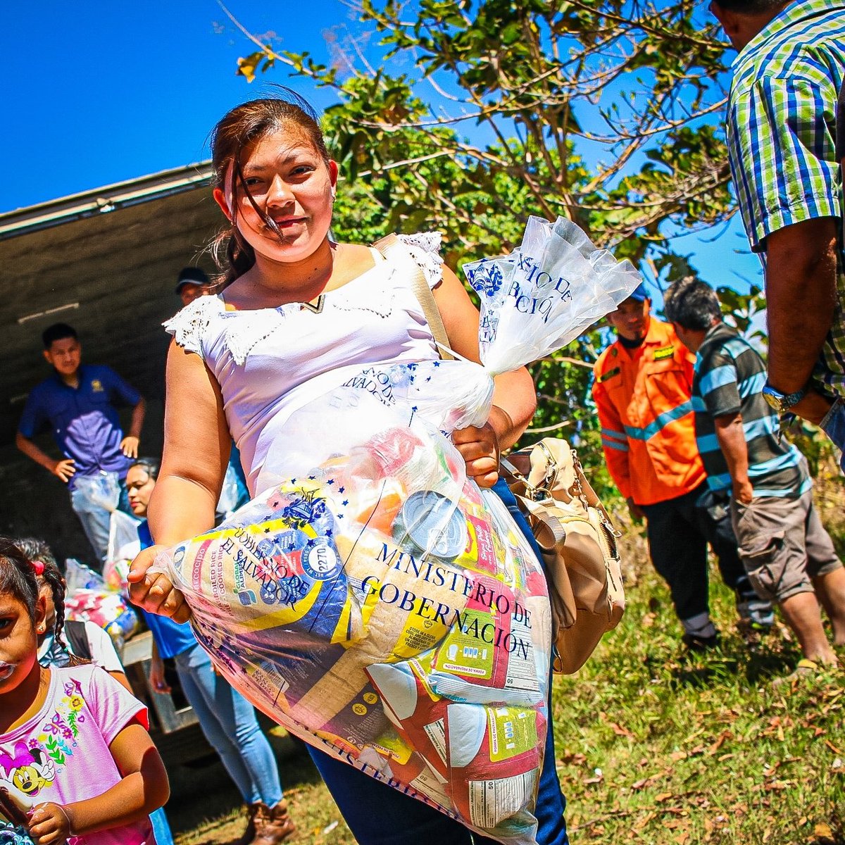 GobernacionSV's tweet photo. ✅️Continuamos garantizando el bienestar de la población salvadoreña. https://t.co/NxDax9t4Xe