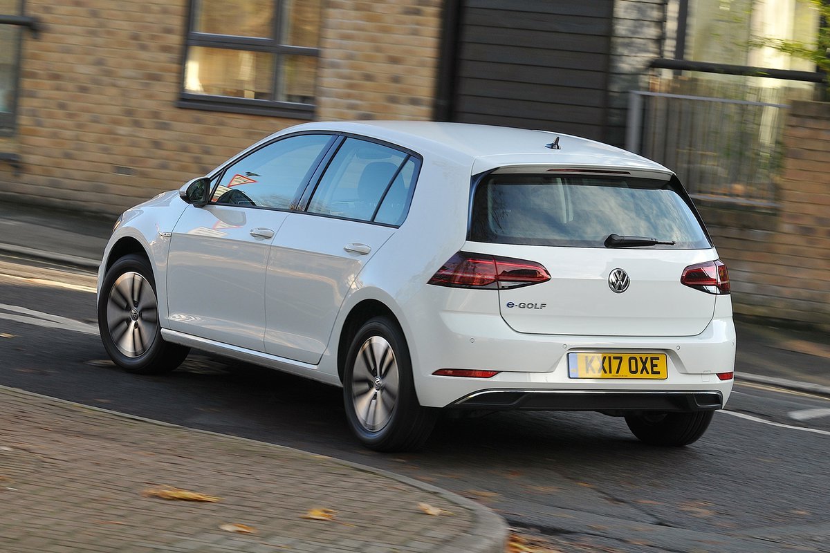 The <a href="/UKVolkswagen/">Volkswagen UK</a> e-Golf arrived in 2014, bringing electric power to this popular family car 🤩

Now, it's a great used buy... 👇
bit.ly/3HSOzX0