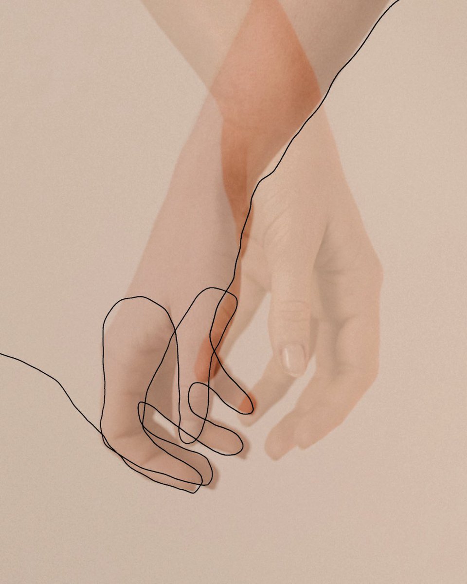 sarabege's tweet photo. Tocar, experimentar, sentir. Crear con las manos sigue siendo una de mis cosas favoritas.

Y, luego, pasarlo a una pantalla y ver cómo todo coge forma es, cuanto menos, emocionante.

📷 Fotografía de Sara Guerrero
🤲 Manos de Ariadna Castro
🖋 Proyecto para Dolcerossa https://t.co/MfiEltpjL1