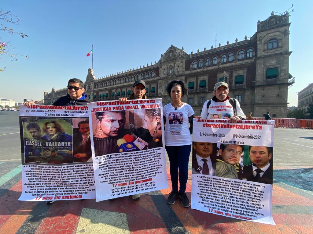 MarySainz4's tweet photo. A @SCJN @CJF_Mx a ministra pdte @NormaPinaHdz Pedimos ante nombramiento d nueva directora en @defensoriaifdp no nos cambien al abogado solicitado por #IsraelVallartaLibreYa y #MarioV no por la defensoría porfavor Ya q se vienen varias audiencias y no queremos sigan los retrasos https://t.co/dh2yuwNuZf