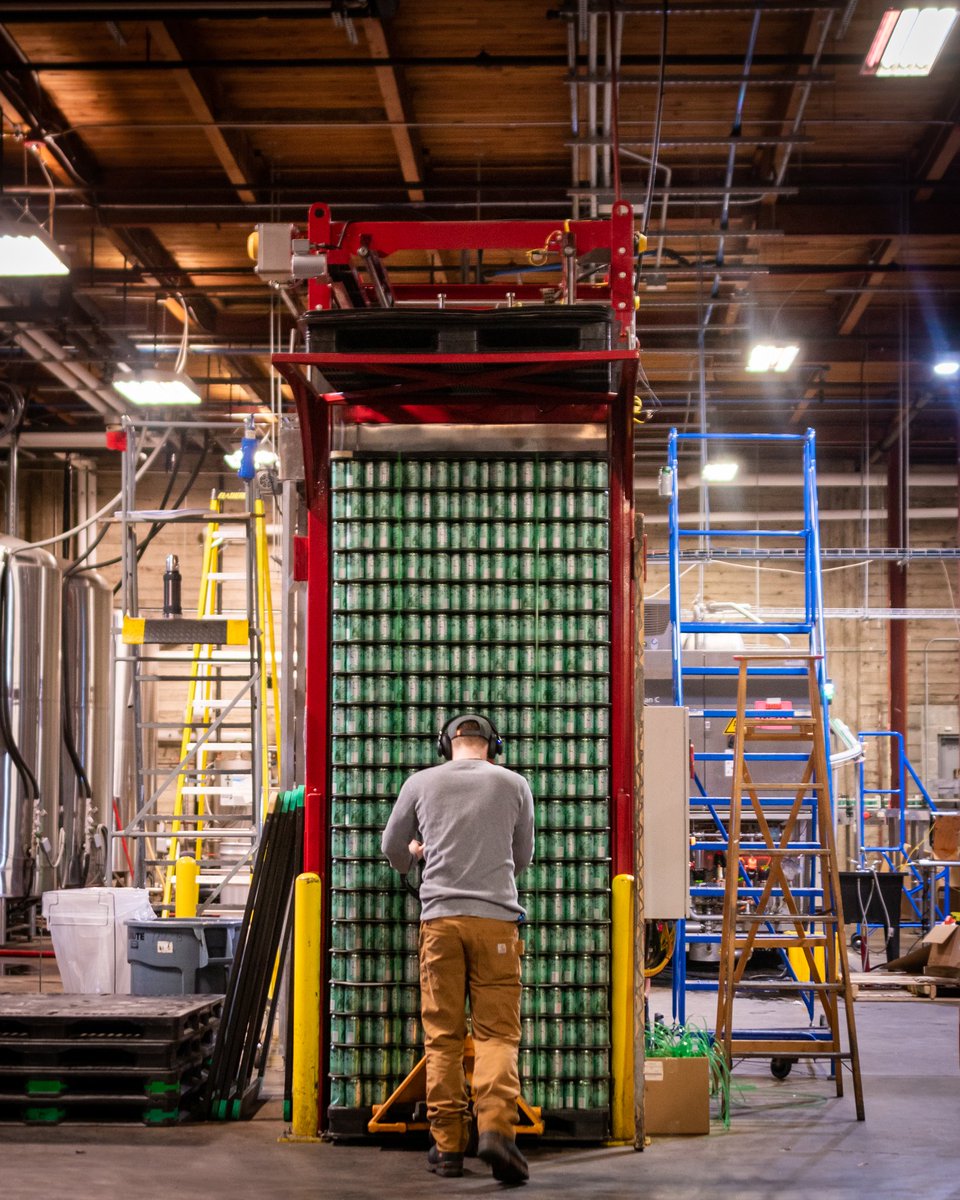 driftwoodbeer's tweet photo. How many should we set aside for you for #fattugfriday? https://t.co/qK007eAbQ2