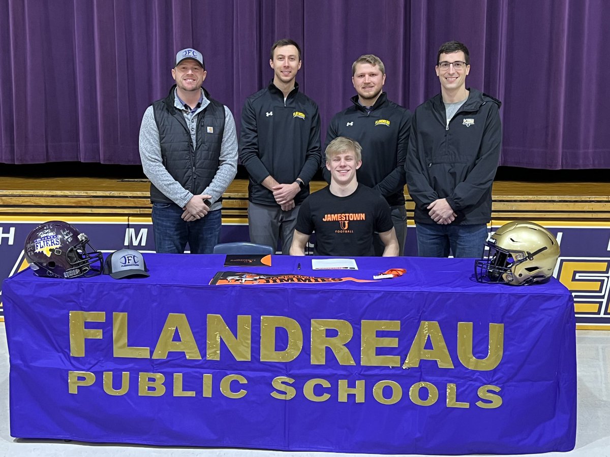 hoffmanmark27's tweet photo. At age 7 he told me he wanted to play college football. @Dukehoff_7 put in the work to make it happen. Can’t wait to see what you do with @JimmieFootball https://t.co/0gUYDIRt4B