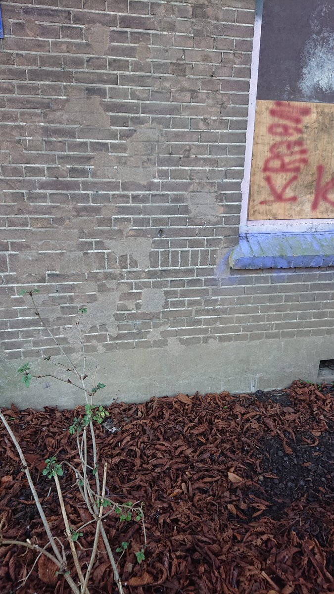 Arnhemoorlog's tweet photo. Westervoortseweg 84. De bevrijders kwamen vanuit Westervoort. Het huis is nu anti-kraak. Van de zomer nog te zien in bureau Arnhem. https://t.co/0tjZ2g0tUu