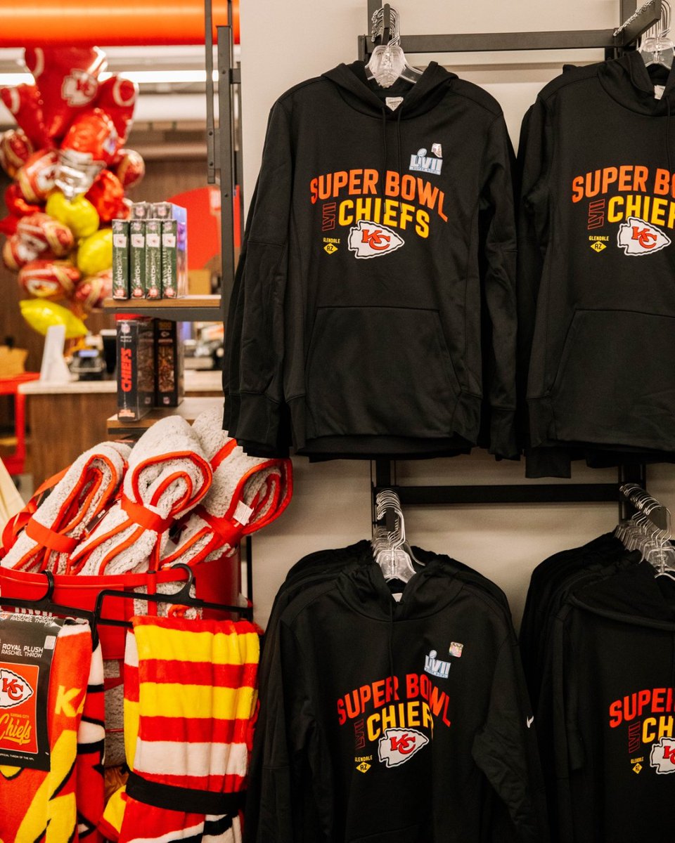 🔥 HOT OFF THE PRESS 🔥 Super Bowl LVII merch (while supplies last)! Get these styles before they’re gone! Extended Stadium Pro Shop hours this week: 9am-7pm today thru Saturday, and 9am-4pm on Sunday.