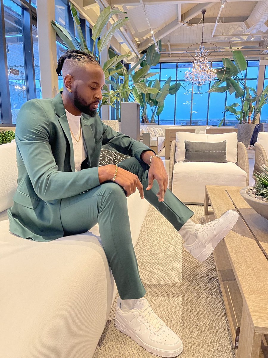 BeeRichBeeFast's tweet image. 2.3.23🎈