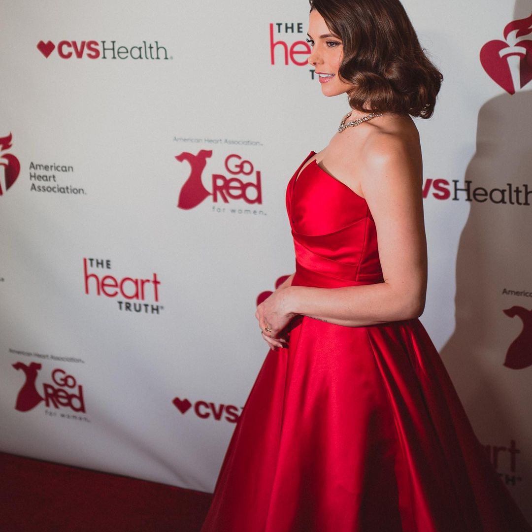 📲 | #ashleygreene: Let's talk about last night I am so inspired by the incredible women I met at the @GoRedForWomen #RedDressCollection, especially the moms who survived heart attacks and strokes during pregnancy and postpartum. As a new mom, their stories really hit home for...