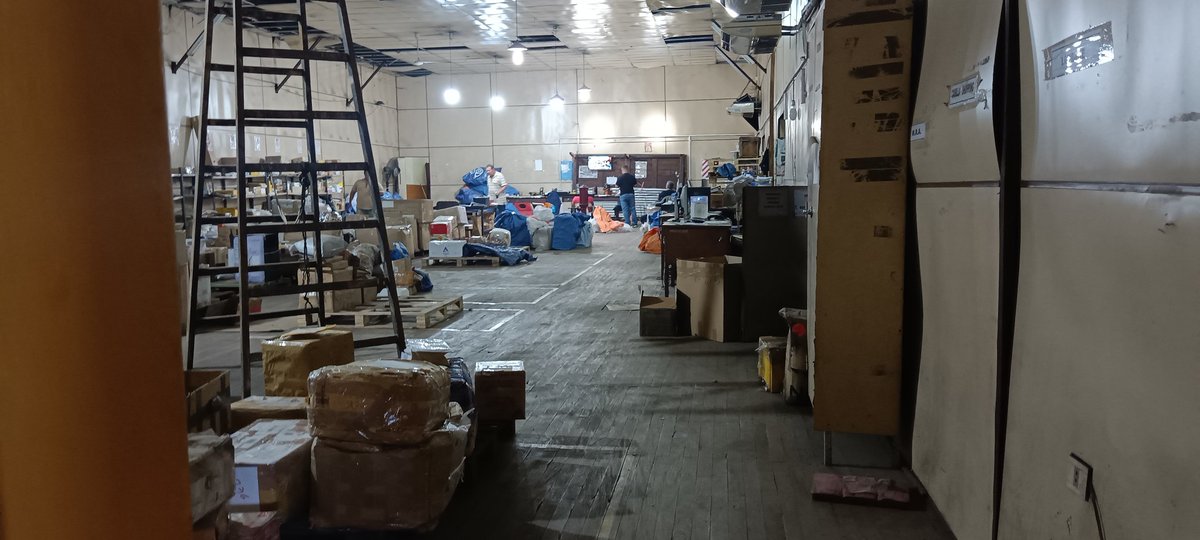 elnacionalpy's tweet photo. TRISTE | 🇵🇾

🔹Imágenes de instalaciones del Correo Paraguayo, en pleno siglo XXI y en épocas de ventas online. 

📸 @OrtizFaiman 

#ElNacional https://t.co/QzZQTikTAO