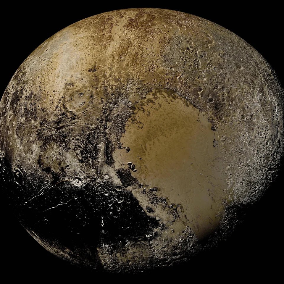 CuriosityonX's tweet photo. This is Pluto https://t.co/dJvueVqIo1