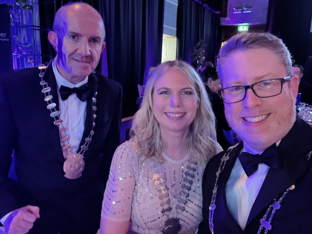 Delighted to represent @IrishMarketers #MIIcork at tonight’s @CorkChamber #CCAD23 - Great to see fellow chain gang members from @NetworkCork & @IHFcomms