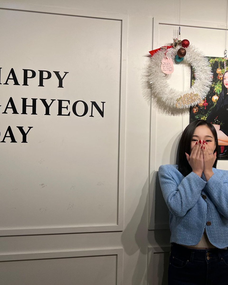 DreamcatcherFr_'s tweet photo. 03.01.2023 | [#GAHYEON]

🇨🇵 " C'était un anniversaire qui a encore reçu beaucoup d'amour cette année🥰J'étais si heureuse, je vous aime🥰 0203 Gahyeon Day🦊 "

+

#GAHYEONinstafr
#Emma https://t.co/xBdS1L1ZqG