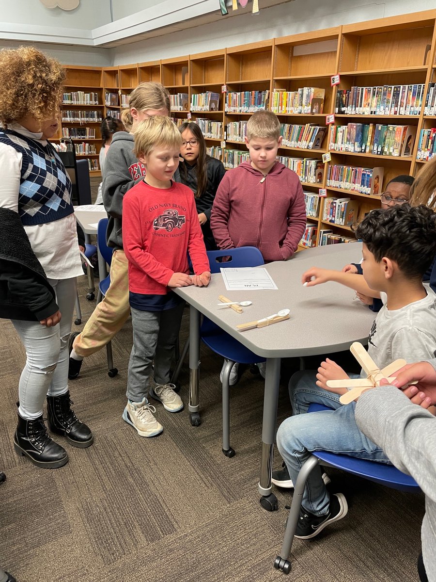 RushtonLibrary's tweet photo. It’s been a busy couple of weeks in the Library! 

5th graders built a launching device to help win a snowball fight! https://t.co/tvYMGwno7n