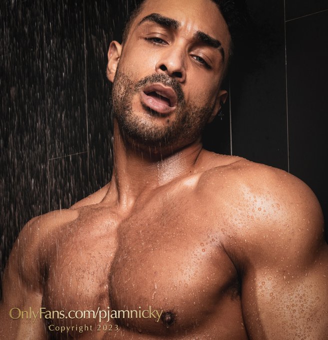 2 pic. Come Get It - @deviant_diego by @PaulJamnicky ?
?https://t.co/GiK6hulLCm ?
.
@HotMaleStuds @hot_connection2