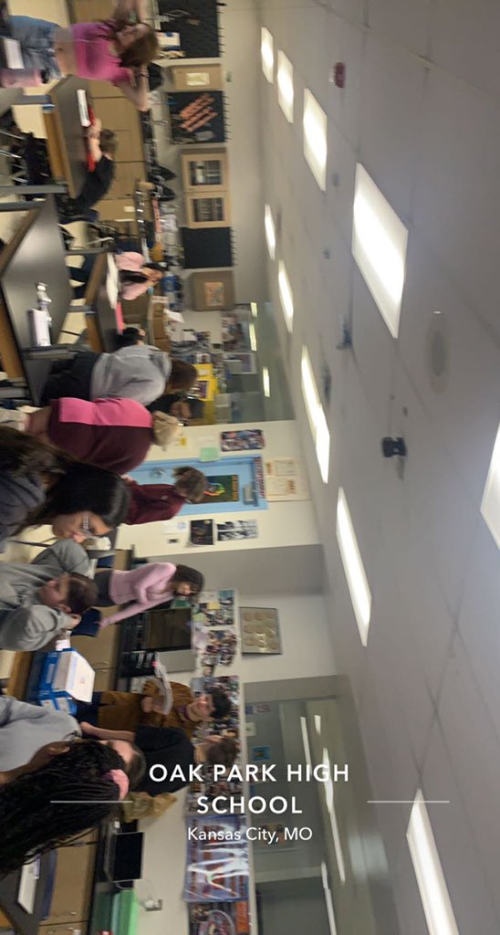 MrsKent_OPHS's tweet image. Talking about microarrays in College Medical Interventions. Sharing answers in groups based on birthday months! #collab #MI #microarrays #cDNA #cancer @Northmen_OPHS @drjgosney
