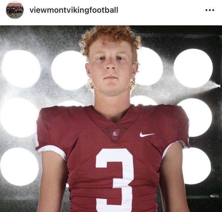 sofiesoccer's tweet photo. My cousin @lukejacobs23 lit it up this season at @ViewmontHS earning him Co-region MVP, 2nd Team All State and a scholarship to play at @NavyFB So awesome, congratulations! 💕🏈 
#collegefootball #navyfootball #LFG #nike #quarterback #lukejacobs https://t.co/j58b6I0WkQ