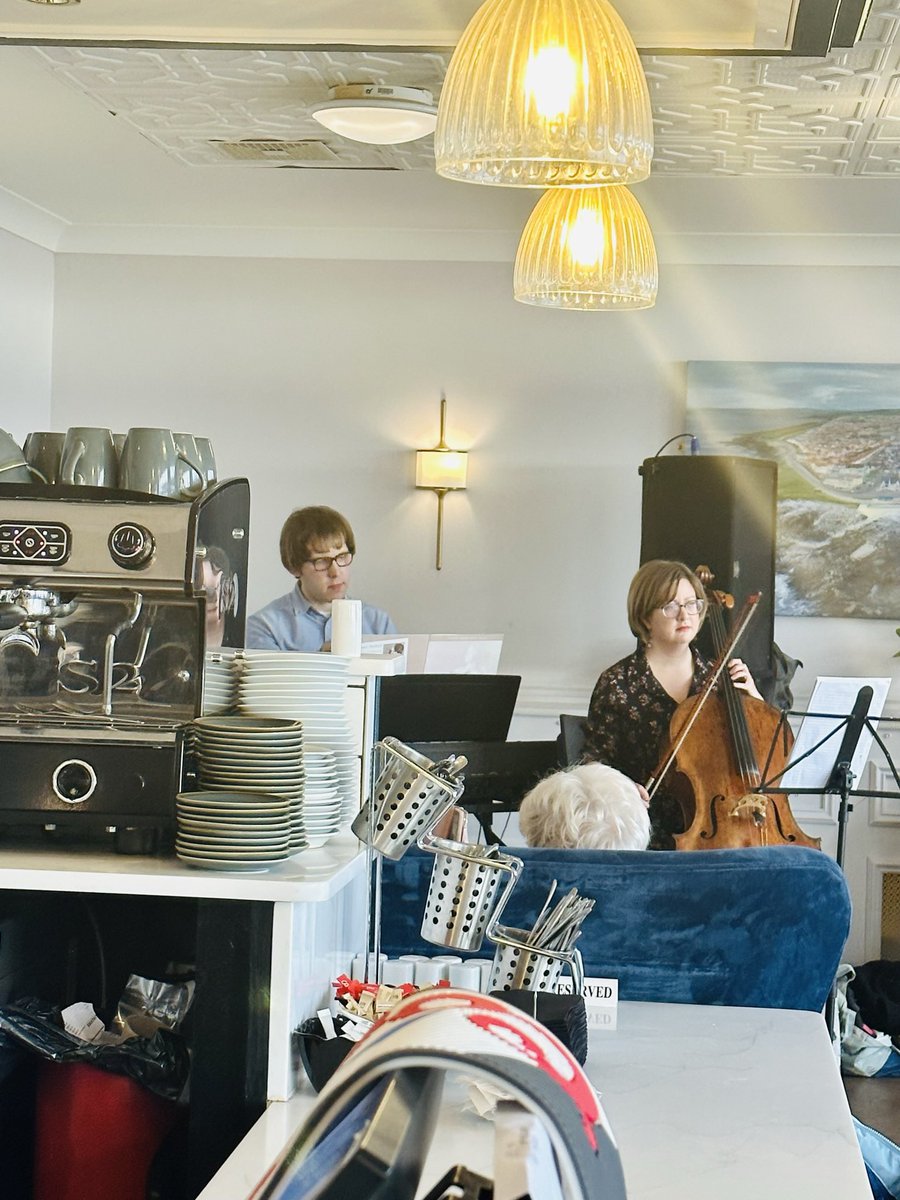 claire_cressey's tweet photo. Another lovely #FreeMusicFriday #WarmWelcome @awen_wales #BlaengarwWorkmensHall @GrandPavilion today with @Kirstenmiller04 #ChristopherFossey bringing the classical to start February with piano & cello duet #WarmHub #CostOfLivingCrisis #MusicMatters #MusicForAll ๐ถ ๐น ๐ป https://t.co/IdGhCjVbrs