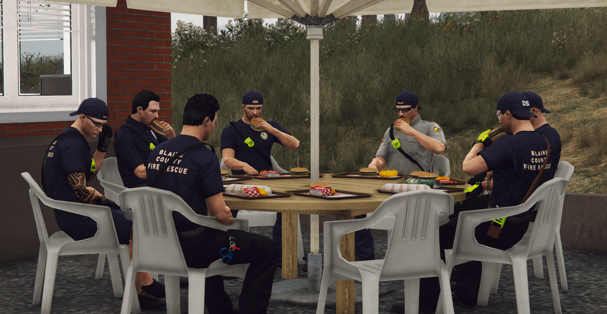 DOJRP_Updates's tweet photo. At 1342hrs, the training team congregated at Station 9 joined by the PIO team of District 9 for a cook out post their maritime training. The resident Station 9 chef Paul C. F-544 cooked for the team to reenergize themselves after a long training. #BCFR #DOJRP #GTARP https://t.co/7nRp3awEGD