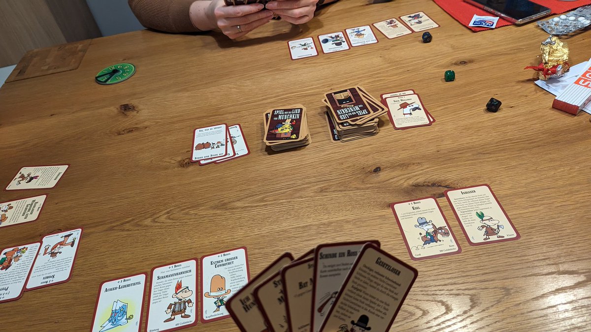 Dude_Lind's tweet image. Endlich Mal wieder #Spieleabend ❤️
Heute mit Munchkin, &quot;Spiel mir das Lied vom Munchkin&quot;