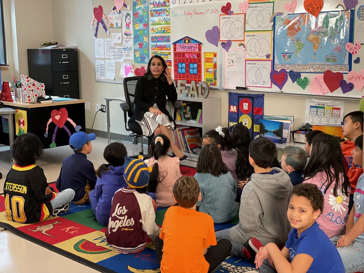 Surrey_Schools's tweet image. Thank you to today's amazing✨ student speakers, Peyton Symons &amp;amp; Brandon Lyons, and Cian Smith, who did the territorial acknowledgment -- as well as all our other special guests! surreyschools.ca/_ci/p/144044
#sd36learn #SurreyBC #WhiteRockBC