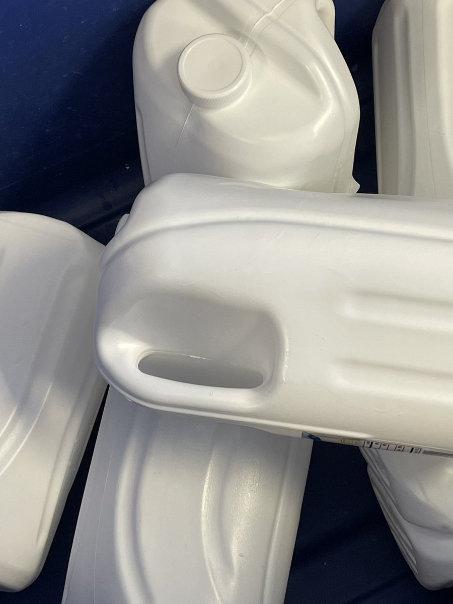 cpsmyers's tweet photo. Teachers our students to be good stewards of the environment is done in little steps. Today we saved gallon milk jugs from our lab that will be passed on to the Amish to reuse with their dairy cows. #wmsfacs https://t.co/TAU3v1V0Lf