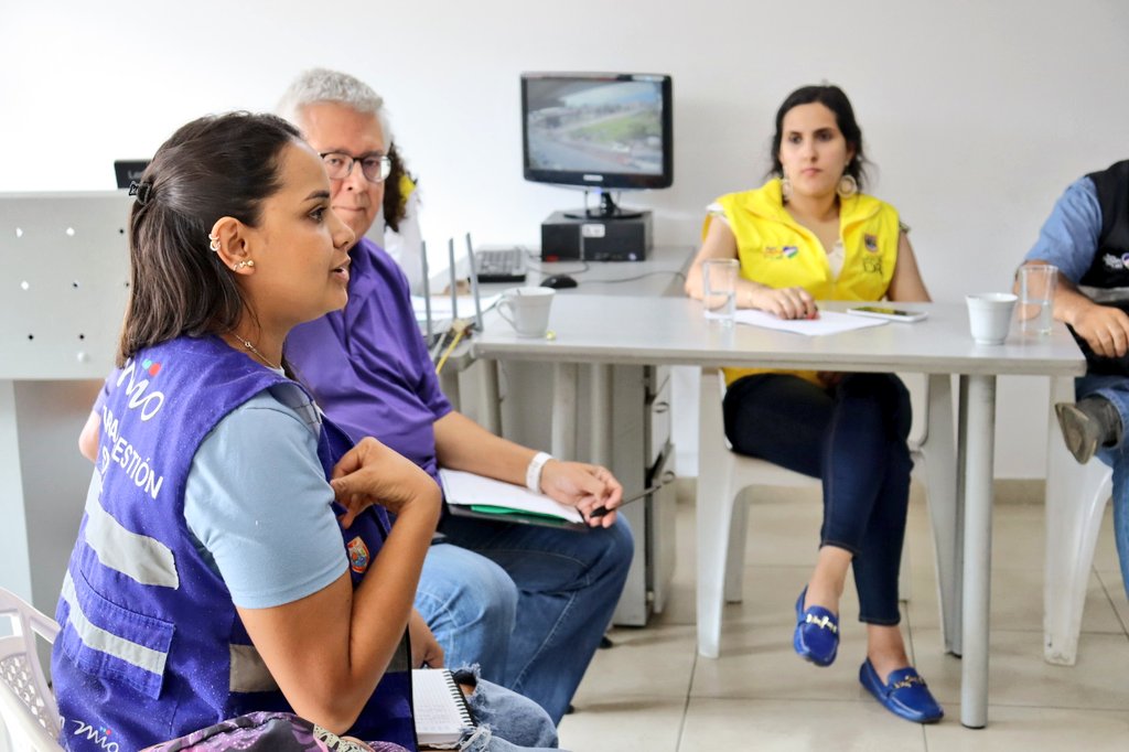 edrucali's tweet photo. Escuchando a la comunidad 🗣️ y generando acciones para darle tratamiento a las problemáticas de seguridad que afectan la zona de renovación urbana y sus alrededores.
☑️ Estaciones del MIO
☑️ Ocupación indebida del espacio público
☑️ Arrojo de residuos sólidos y RCDs
#CATASEP https://t.co/hPnhmwTM2J