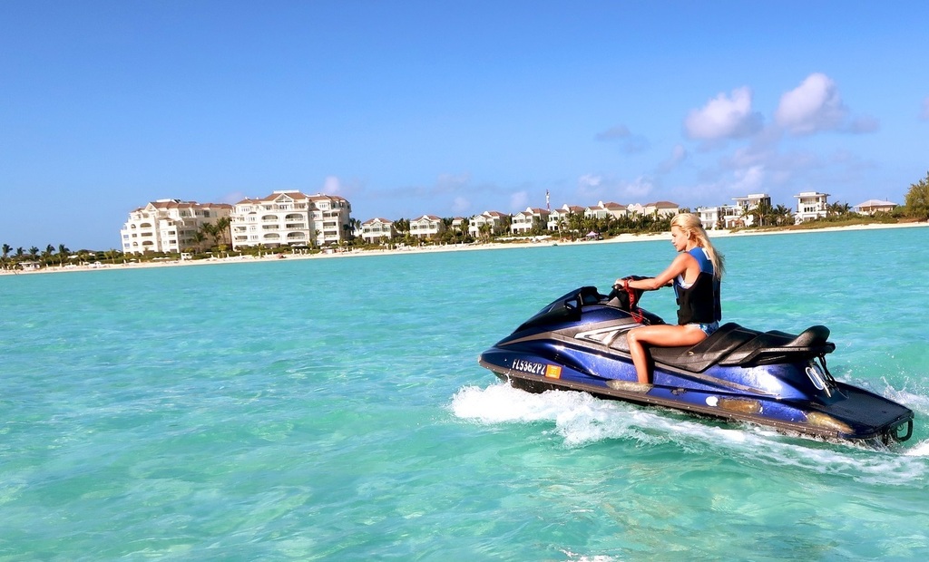 The best views of The Shore Club are from the water - come take a cruise by our shores! 

#fanfotofriday by Tania Mano. 

#longbaybliss #turksandcaicos #caribbeantravel #jetskilife #theshoreclubtc instagr.am/p/CoNoWKdvkP6/