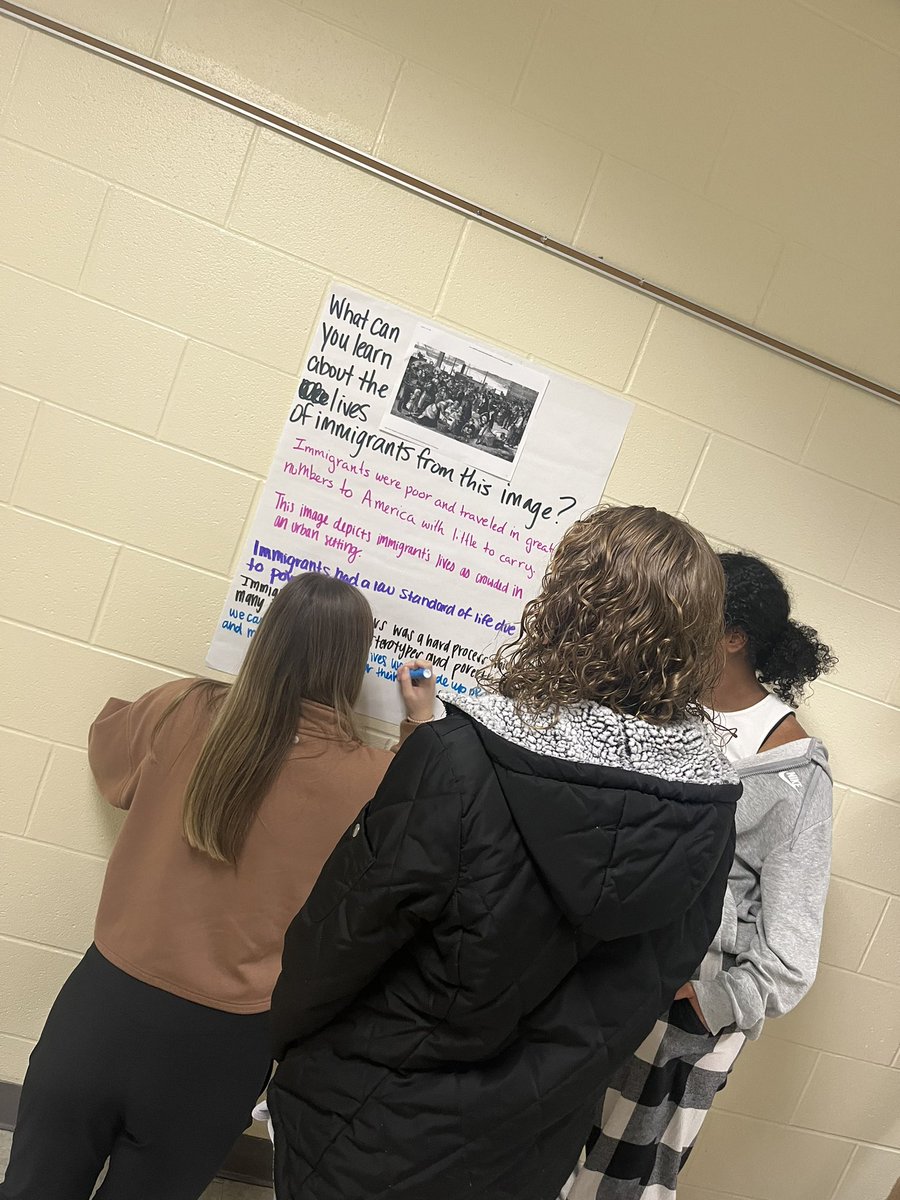teachnuhistory's tweet photo. Love a good gallery walk! Analyzing the effects the Market Revolution had on society. #APUSH #FridayFunDay #rollgreenwave https://t.co/Su8FgLLlOq