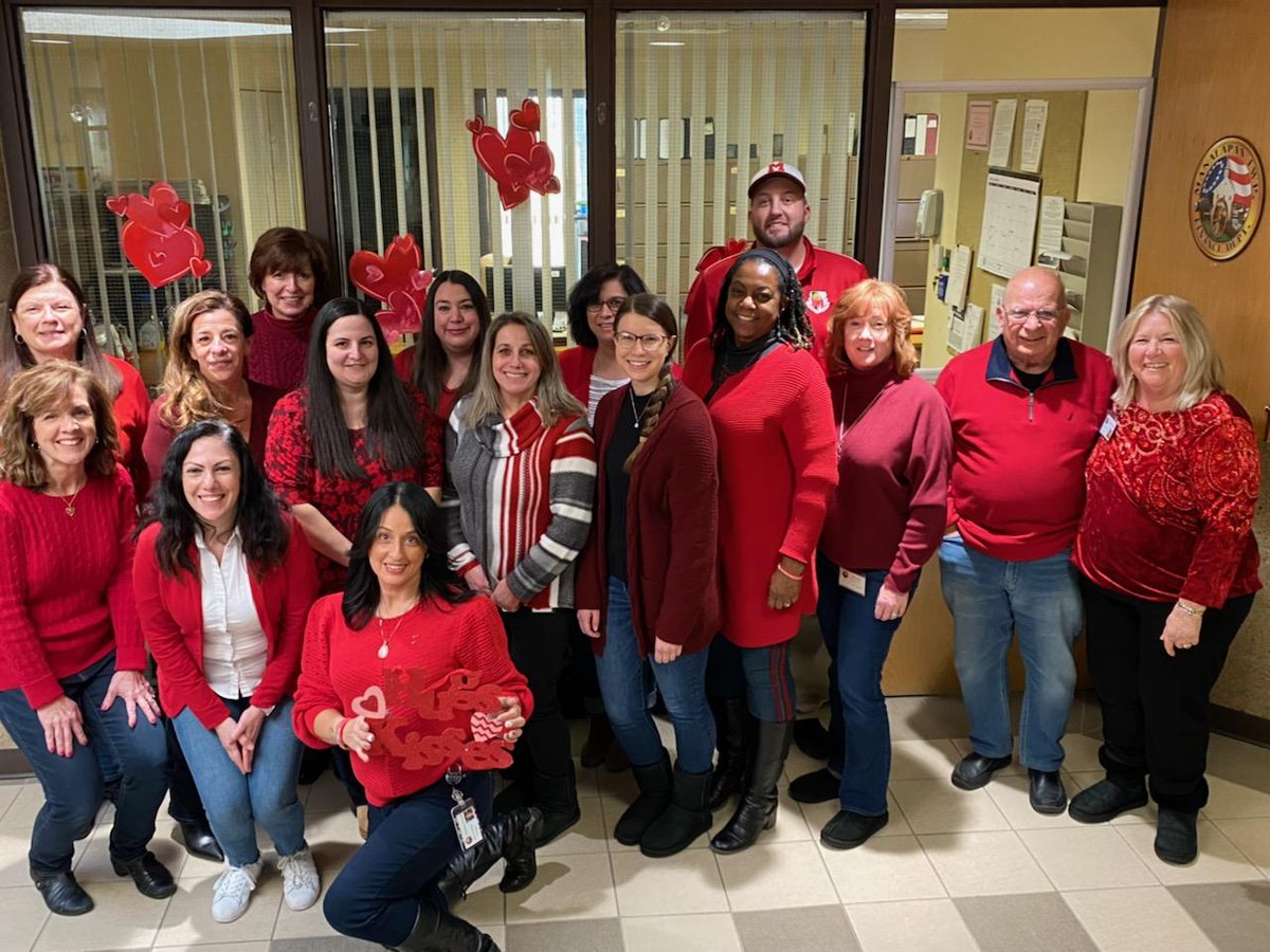 MANALAPANTWP's tweet photo. Manalapan Employees Wear Red for Heart Health❤️ #njgored #WearRedDay @AHANewJersey https://t.co/kYjtky7A8O
