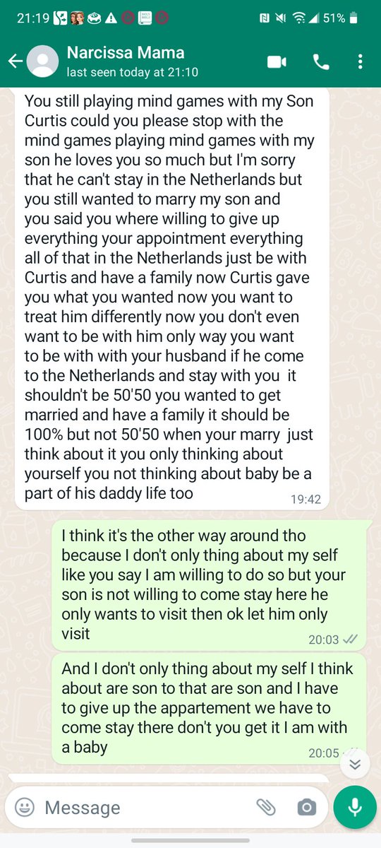 Leanne68972711's tweet photo. She is so stupid she thinks a marriage is not 50'50 no wonder her man let her cook and clean alone and does nothing then site in a chair https://t.co/0sWKEeQbD7