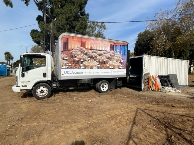 UCLAforVeterans's tweet photo. @uclameetings (UCLA Catering) consistently delivers bottled water to #unhoused #Veterans at the CTRS site at @LosAngelesVA grounds. In addition, UCLA provides meals 7 days a week; the same food we give to our students. https://t.co/rIGjcxKkVm