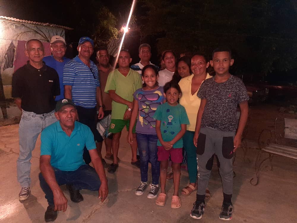 Cem_Torres_of's tweet photo. #02Feb | Juramentación de Comité Local #CAP en el Sector las Mercedes, con la presencia de Sec Org Mcipal @NAVB1971 Sub Sec General Mcipal Alcadio Mendoza, Sub Sec Org Mcipal Otilio Riera y Sec Político Mcipal Ramón Álvarez, trabajando sin descanso.

#Torres

#ADEstaEnLaCalle https://t.co/L9lQQMRNr0