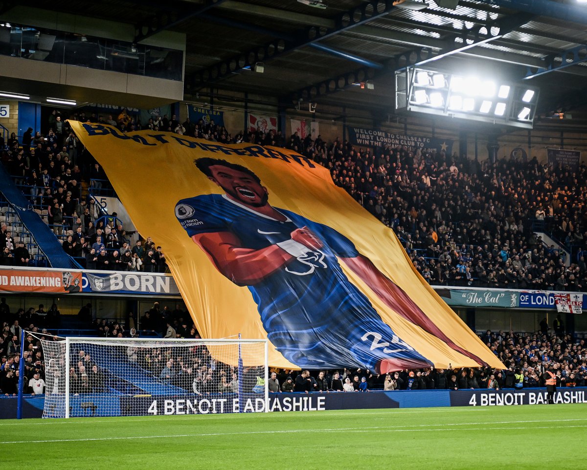 brfootball's tweet photo. Stamford Bridge honors Reece James on his return from injury 💙 https://t.co/frWEECjsTw