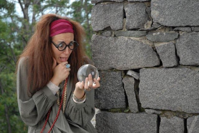 linternedegarde's tweet photo. Pr Trelawney - Radiologue
Parle par énigme, décrit des images qu’elle est la seule à comprendre. Et quand les autres cherchent à le faire à sa place ils se plantent lamentablement. https://t.co/MI5uD5VwcR