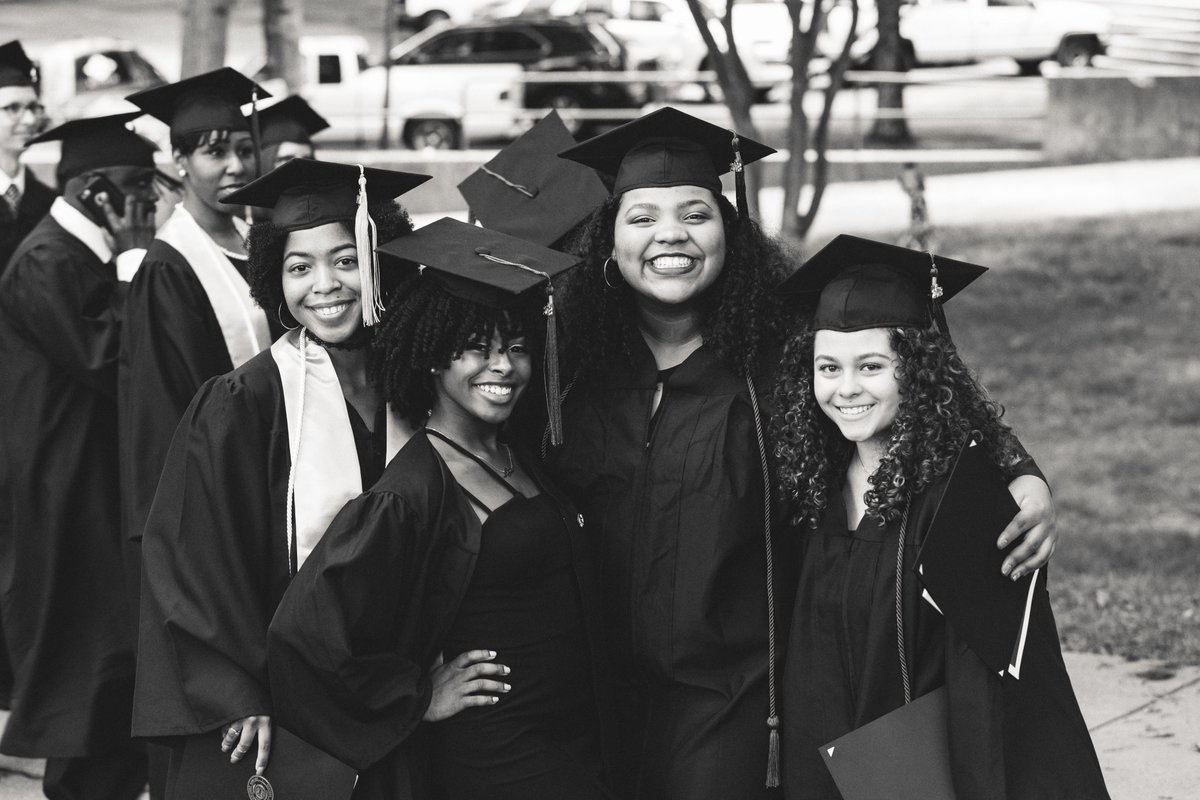 NCCommColleges's tweet photo. "If you don’t like the road you’re walking, start paving another one!" — @DollyParton
📸 @cpcc
#MondayMotivation #HigherEd #NorthCarolina #CreatingSuccess https://t.co/sppPRSHq0p
