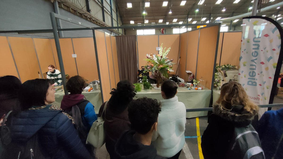 GdnCollege's tweet photo. Les élèves du @GDNcollege engagés dans un projet professionnel de sortie à la 47 ème édition des @Worldskills à St Brieuc. #ParcoursAvenir. En route pour la découverte de métiers et pour des échanges enrichissants avec des professionnels et des apprenants. #motivation #seprojeter https://t.co/xN6WZNHlbl