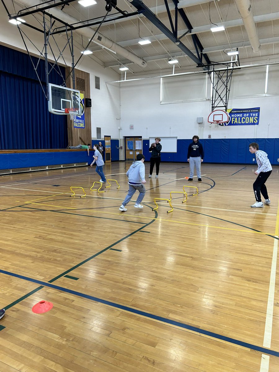 PHS_PanthersFB's tweet photo. Thank you to @BlueHenLeader and the entire staff at Perryville Middle School for inviting our STUDENT-ATHLETES to participate in their COMMUNITY DAY!
@panthersPVHS our guys represented well!! #PerryvillePride https://t.co/9uOrb3uo57