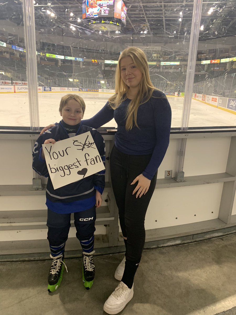 TammyBu65502331's tweet image. Big game today before @KingstonFronts game tonight . #CoachConnor