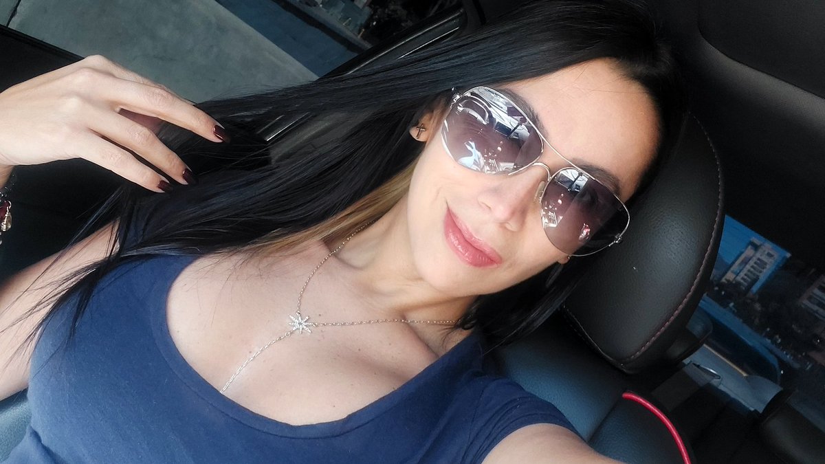 Viernes✌🏻😎
Caracas insoportable, colas por todos lados🙄🤪