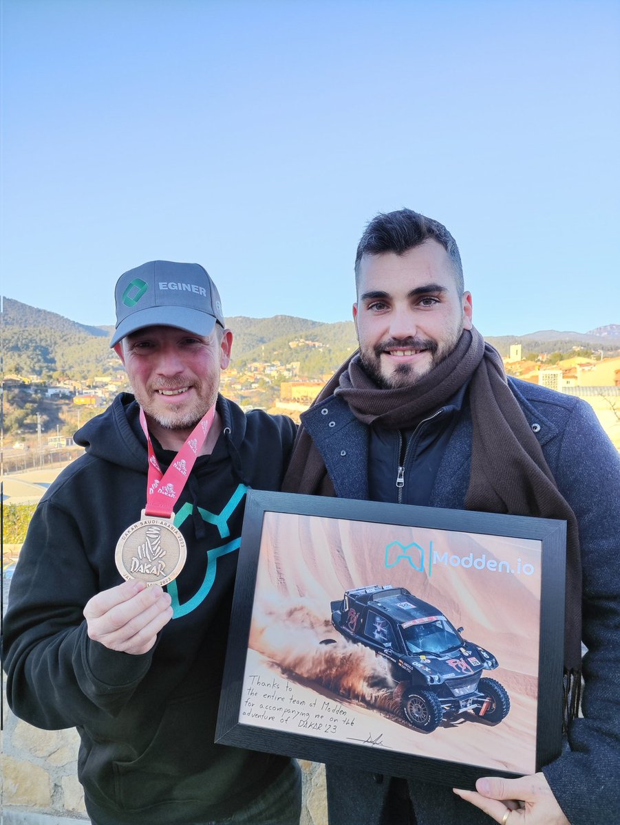 ModdenTech's tweet image. @Angulo_codriver Thank you very much for the beautiful gift that you have given us to the modden team. It is a pride to see you with that medal after the great effort made in the @dakar 🥇🥇🥇🔝