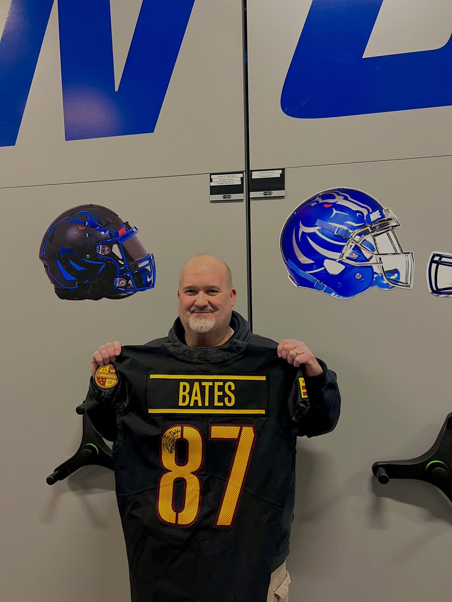 Look what came in the mail today!!
Thanks <a href="/jjohnbates/">John Bates</a> 🏈