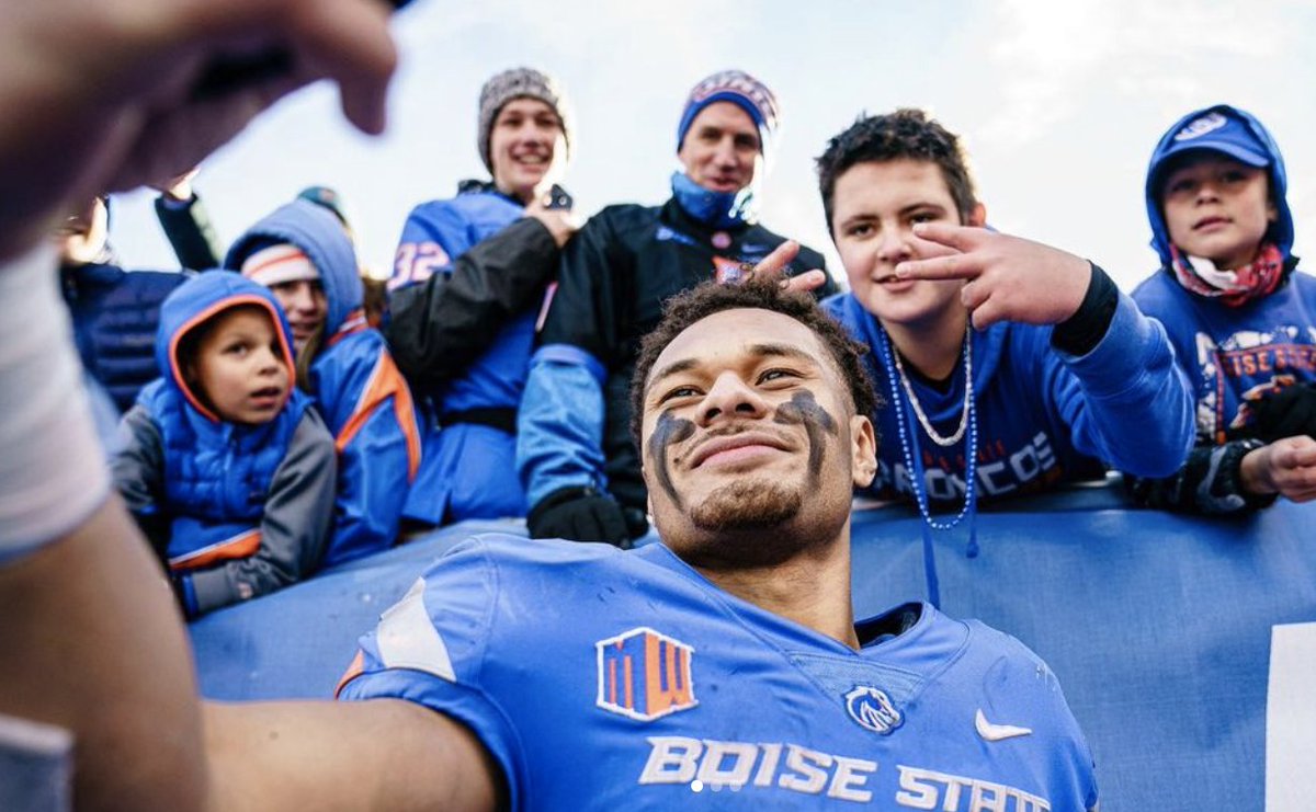 The fans 💙

h/t Boise State Football