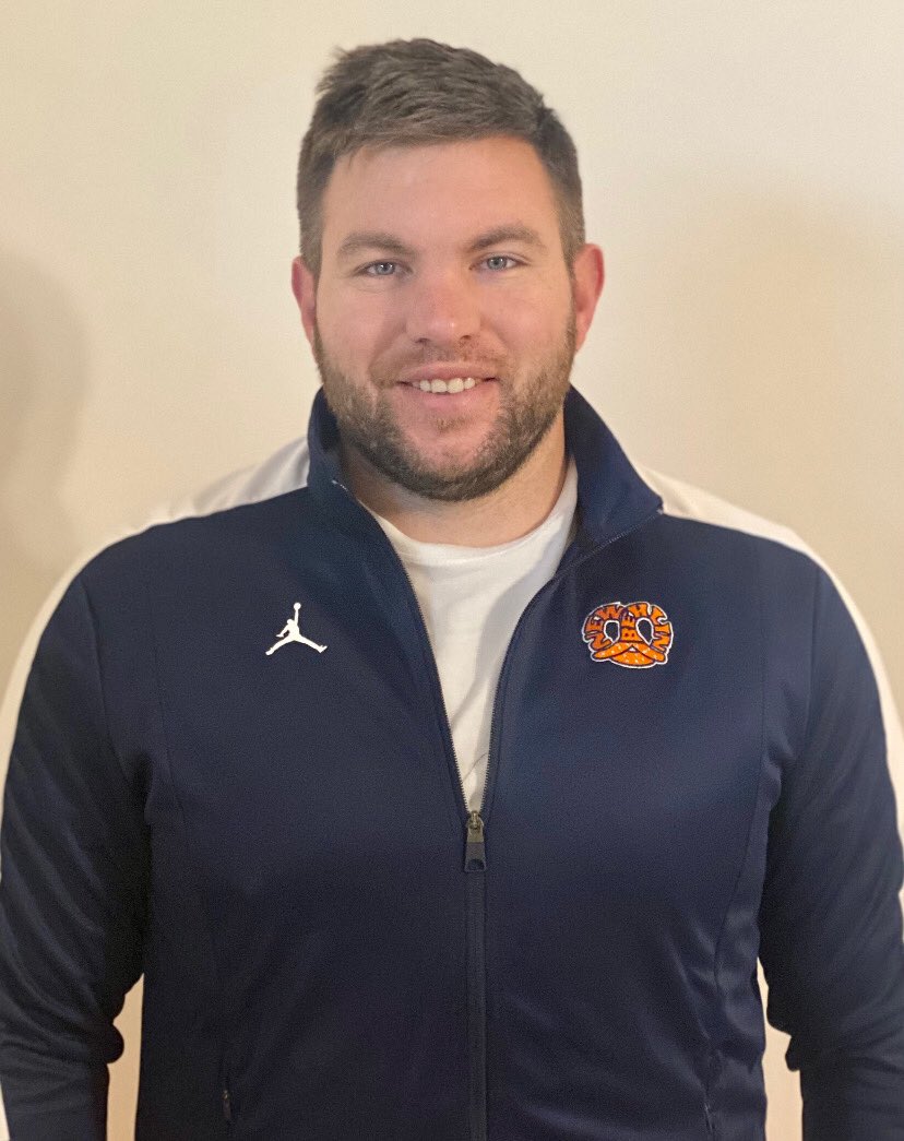 DerekParris's tweet photo. New Berlin has announced the hiring of James Dambacher as the new head coach of the Preztels’ football program. Interview to come shortly on @Channel1450com with the new @nbpretzelpride coach https://t.co/EpbOv6sDxb