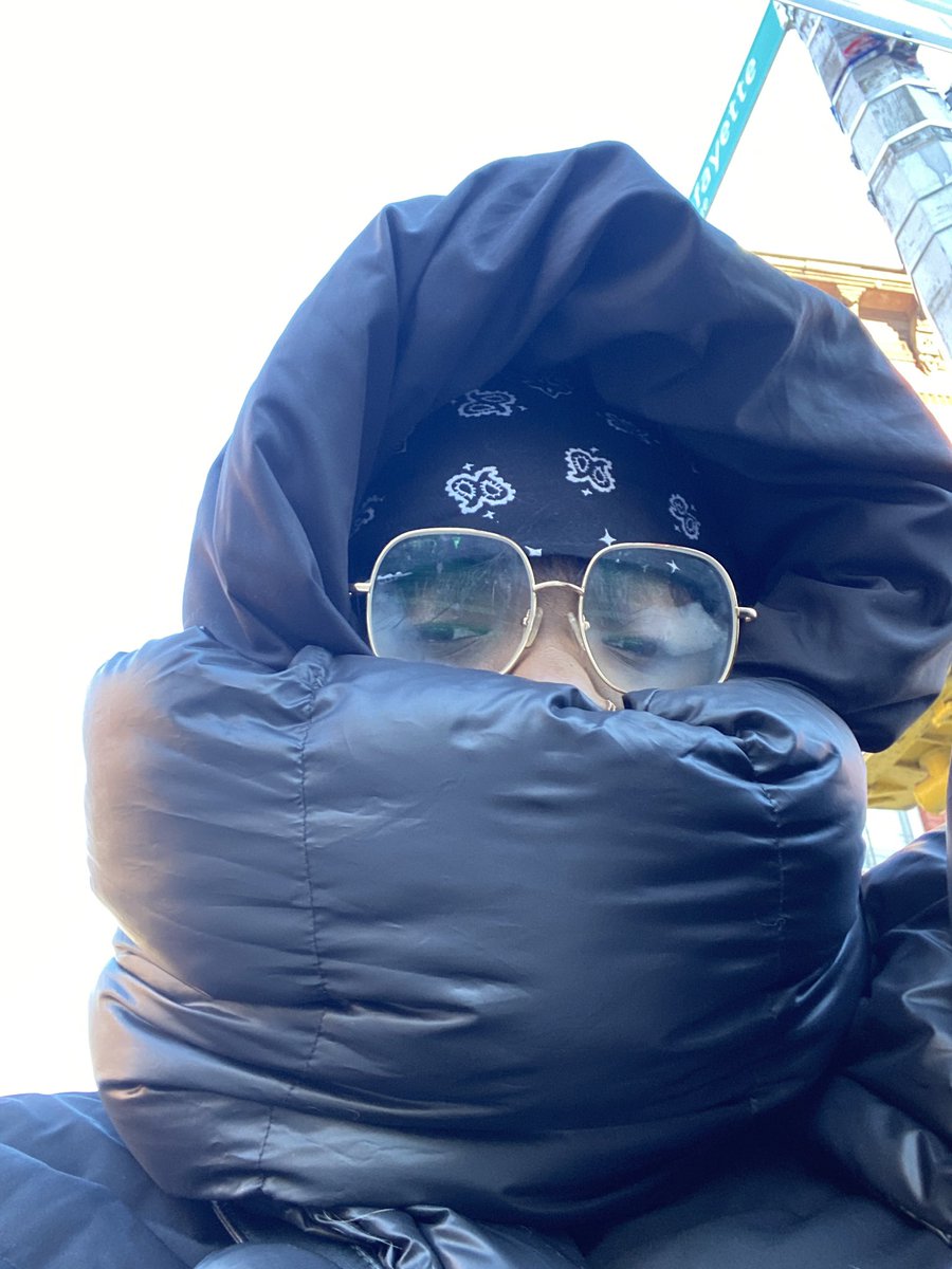 jennydesrosiers's tweet photo. someone called me dramatic as I walked past them but y’all not cold?! https://t.co/ff2r5OhHDi