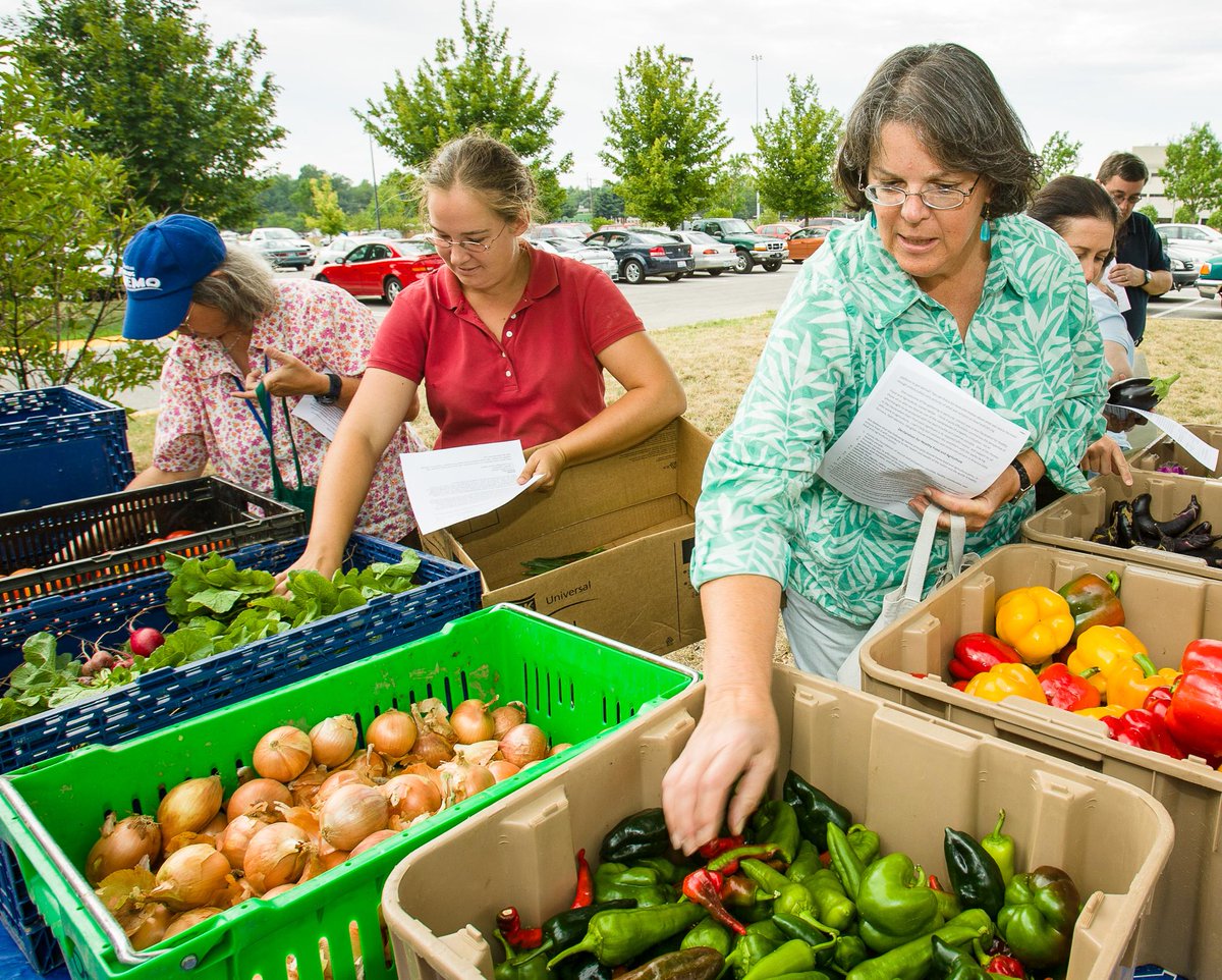 Join us for KY Proud CSA Week February 20-24!

This online resource sharing week will feature over 70 Community Supported Agriculture farms across Kentucky. Learn more >> bit.ly/3JEWbh1